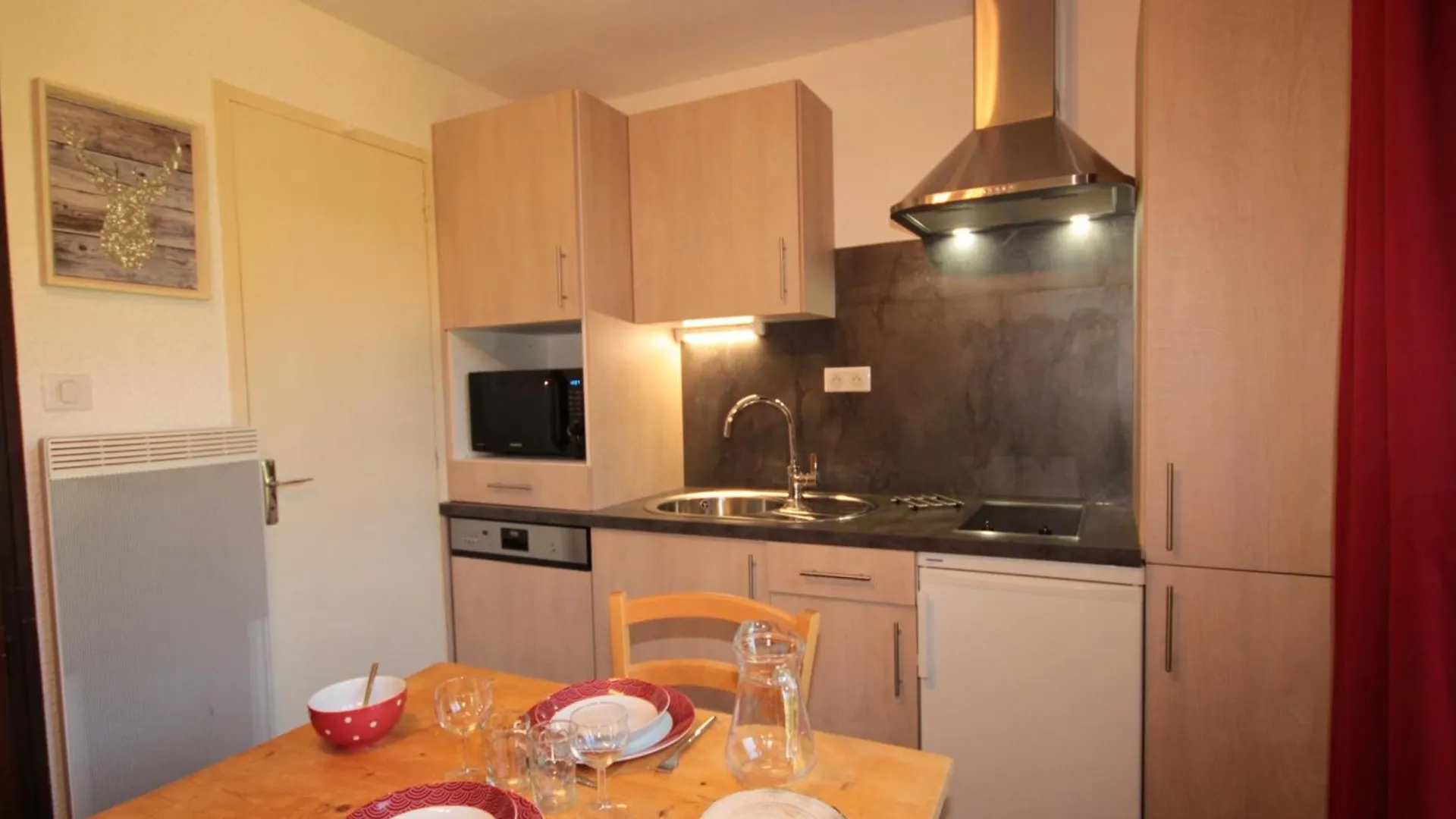 הוטלוס Studio Cosy Renove - Coeur Des Saisies - Proche Pistes - Balcon - Tv - Lave-Vaisselle - 2 Pers - Fr-1-293-245 0*,  צרפת