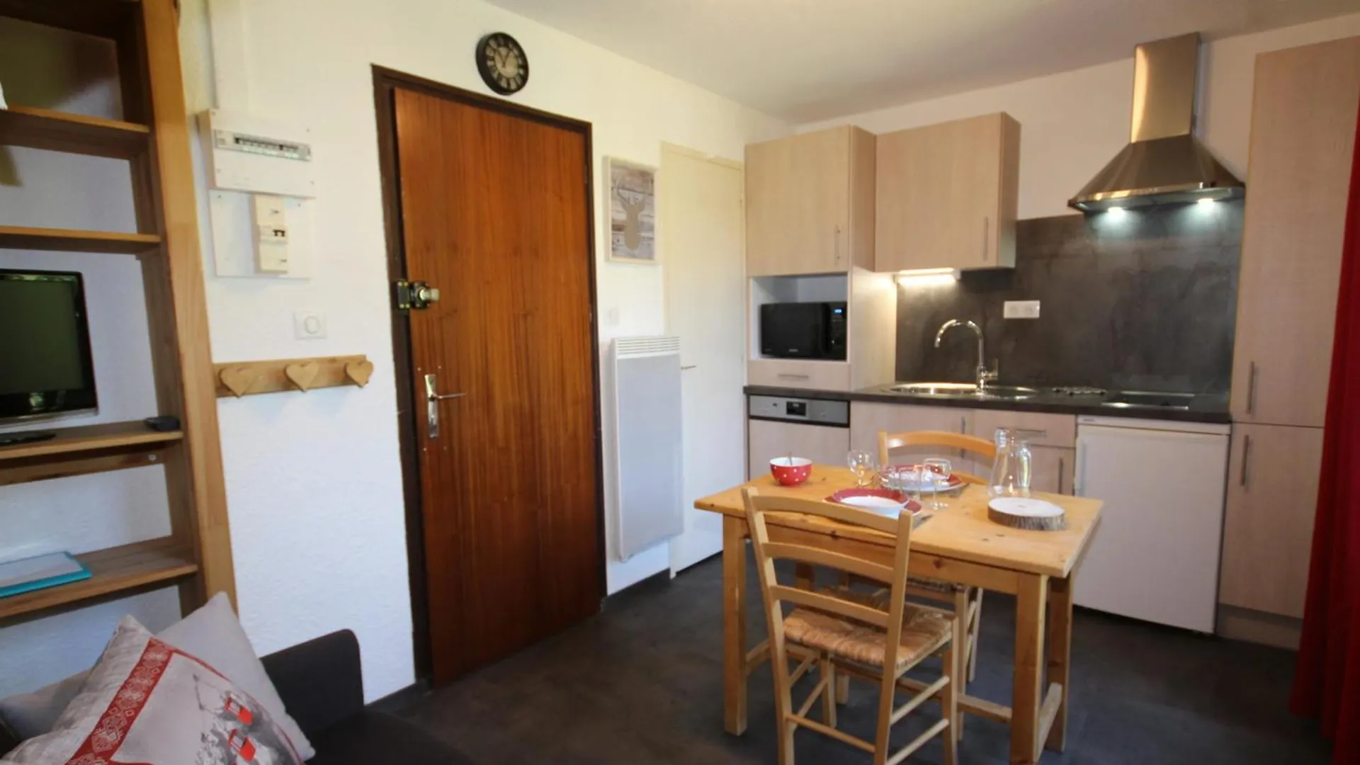 הוטלוס Studio Cosy Renove - Coeur Des Saisies - Proche Pistes - Balcon - Tv - Lave-Vaisselle - 2 Pers - Fr-1-293-245 צרפת